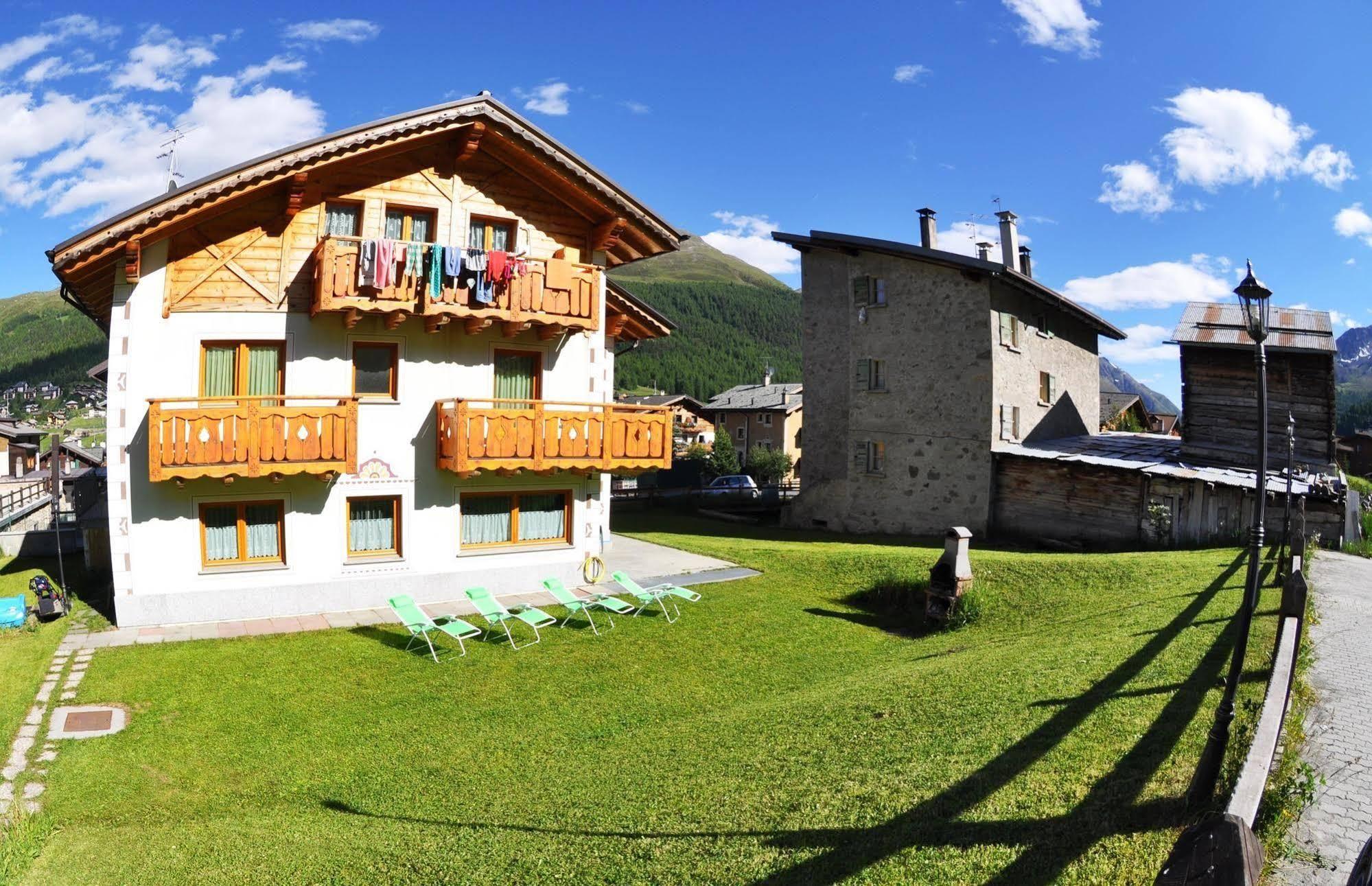 Alpen Royal By Livigno Accomodation Exteriör bild