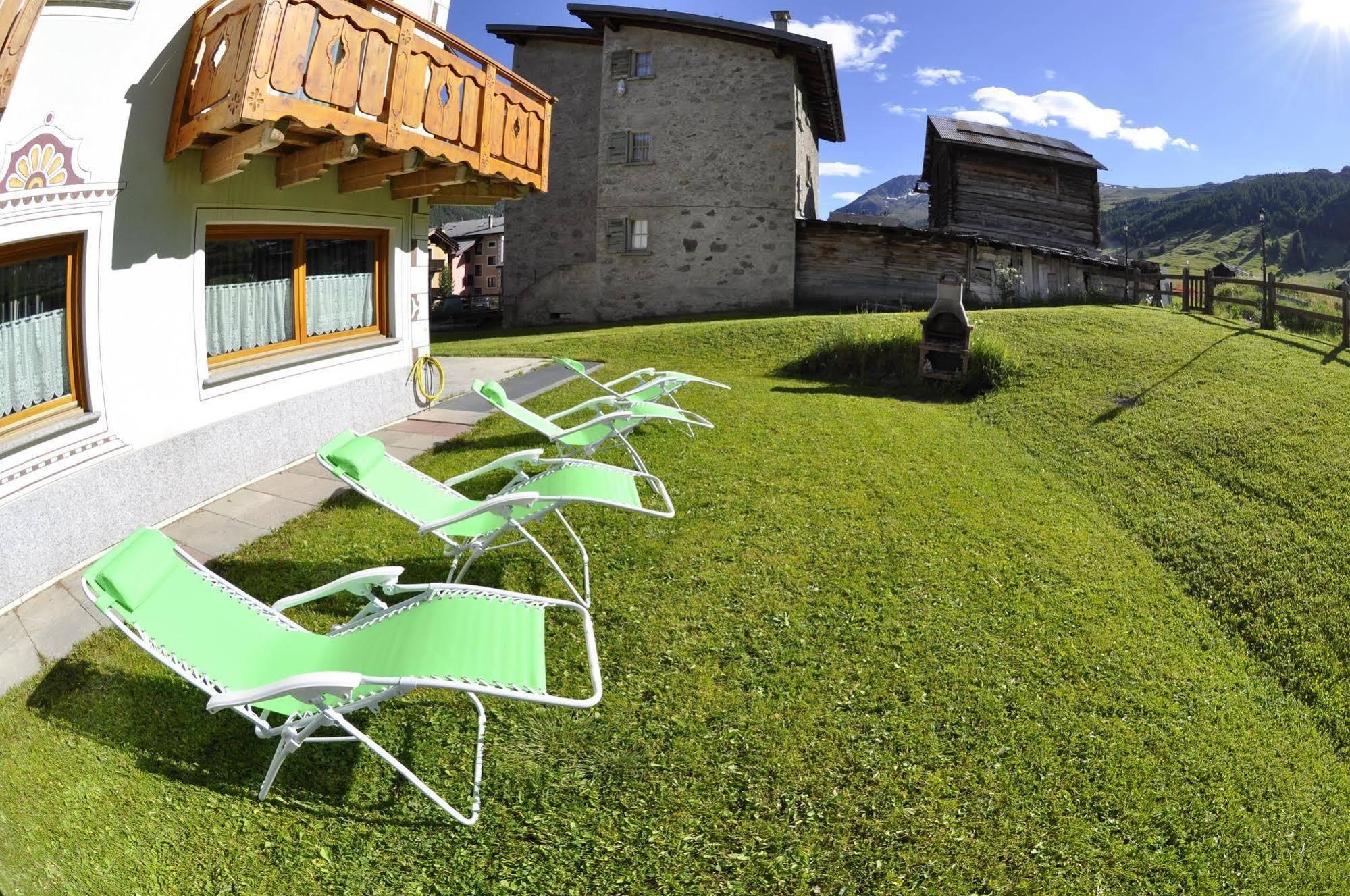 Alpen Royal By Livigno Accomodation Exteriör bild